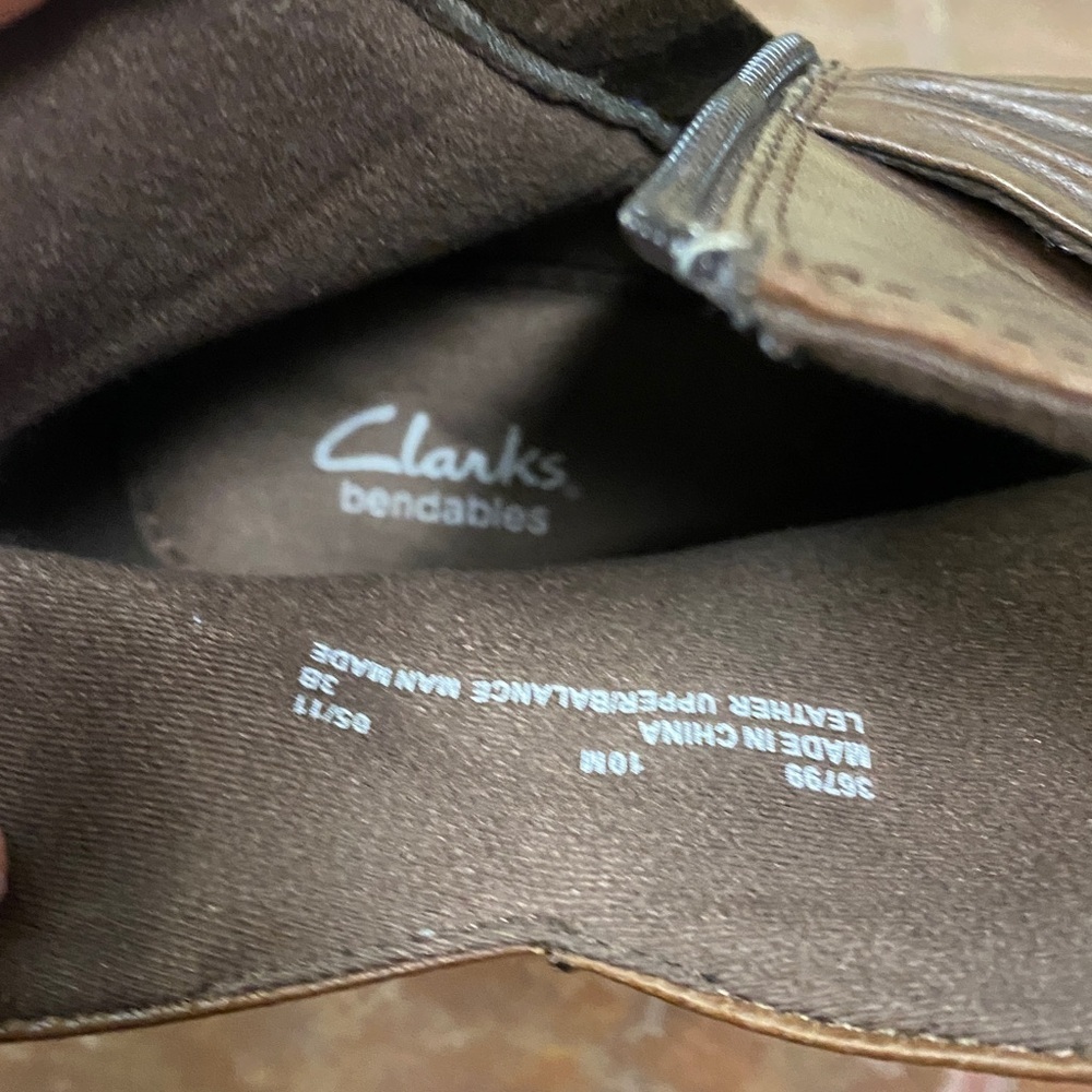 Clarks Bendable’s Brown Leather Booties size 10 - Picture 8 of 8